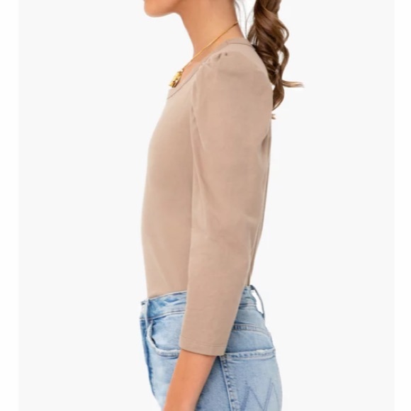 Tan Vesty Long Sleeve Crewneck
POMANDER PLACE - Picture 3 of 10